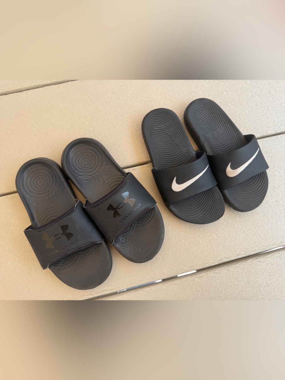 Set of 2 - Nike & UA Slides